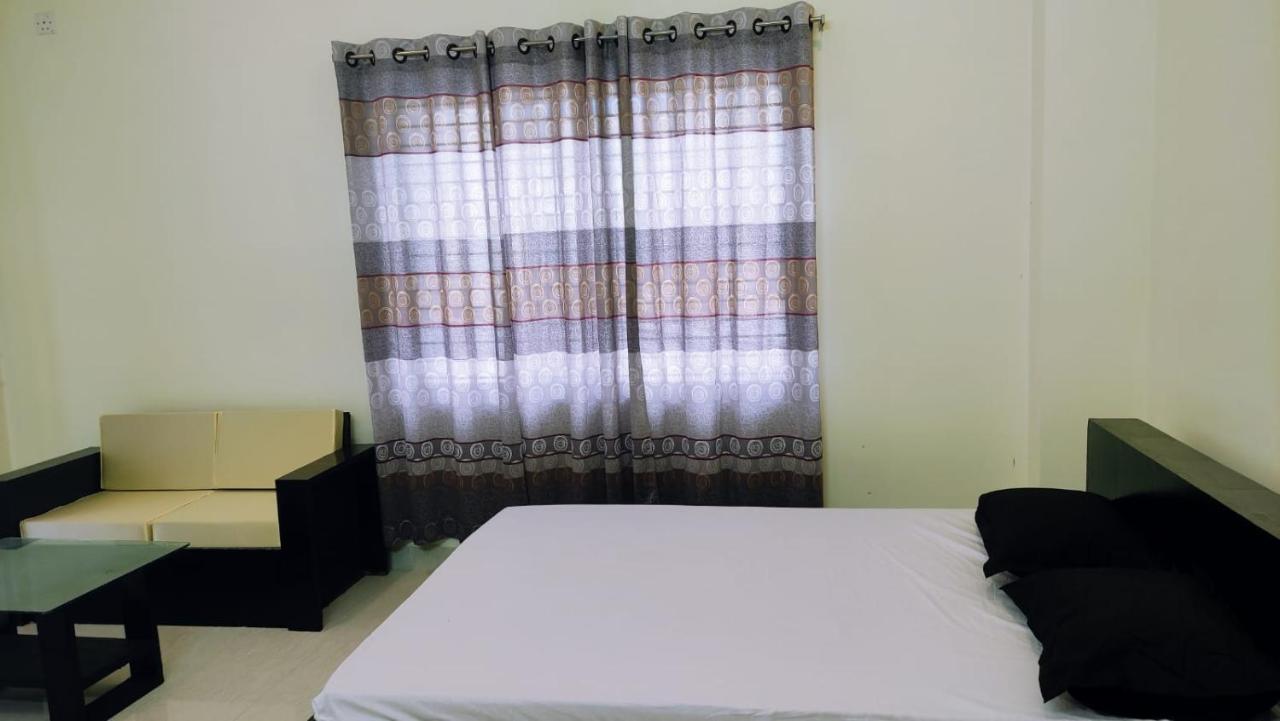 Rose Garden Guest House Khulna ภายนอก รูปภาพ