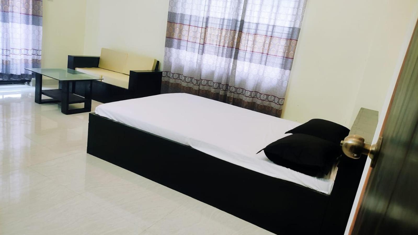 Rose Garden Guest House Khulna ภายนอก รูปภาพ